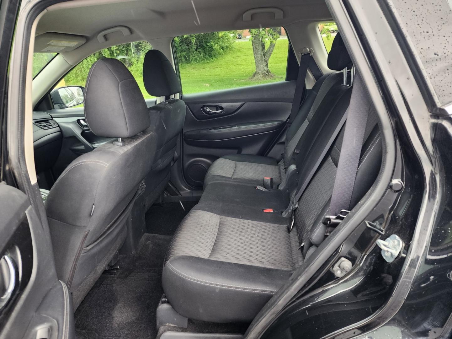 2017 BLACK /Black Nissan Rogue S FWD (KNMAT2MT6HP) with an 2.5L L4 DOHC 16V engine, CVT transmission, located at 1221 Madison St., Shelbyville, TN, 37160, (931) 680-9439, 0.000000, 0.000000 - Photo#4